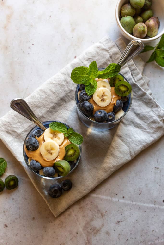 blue spirulina smoothie with bananas and kiwi