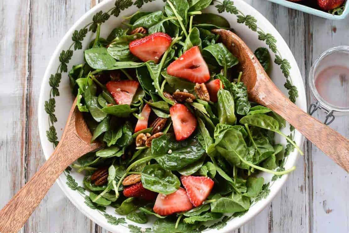 Strawberry and Pecan Spinach Salad