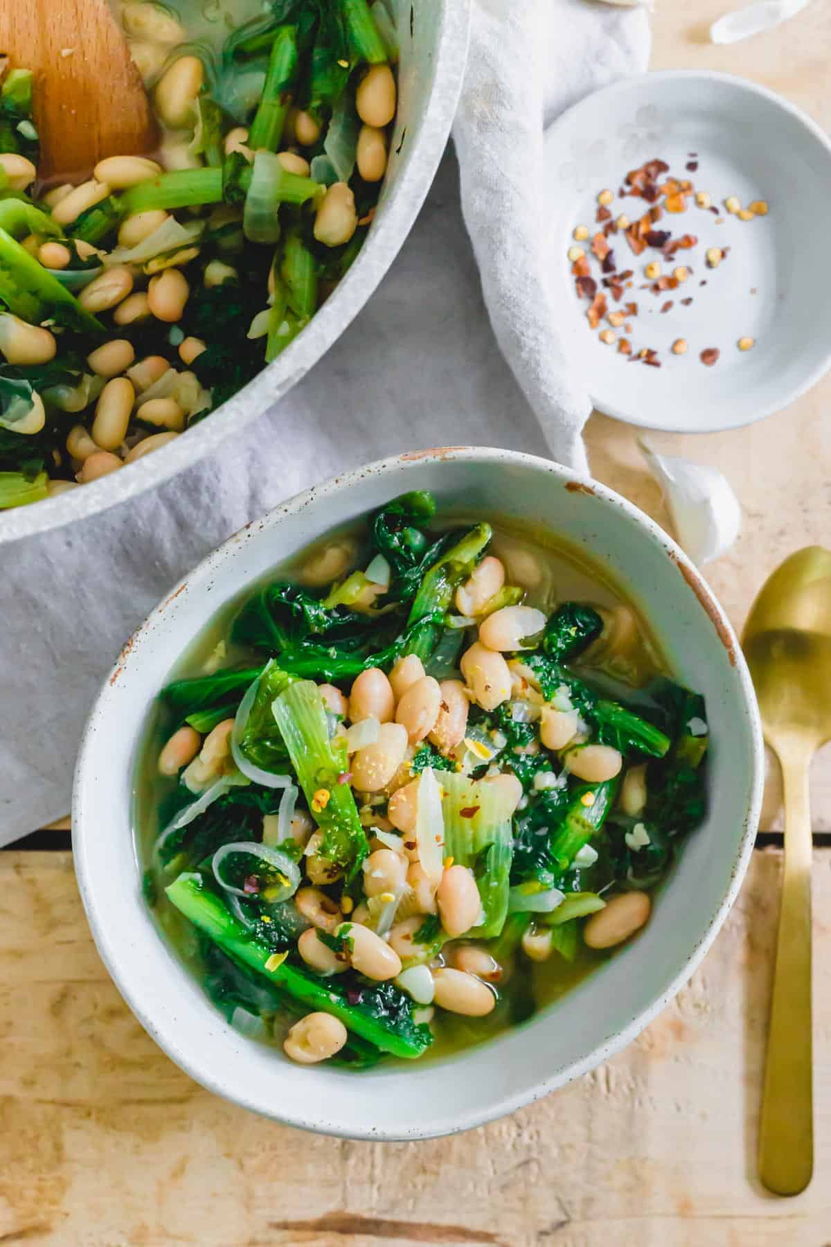 How to make escarole and beans with simple ingredients at home. 
